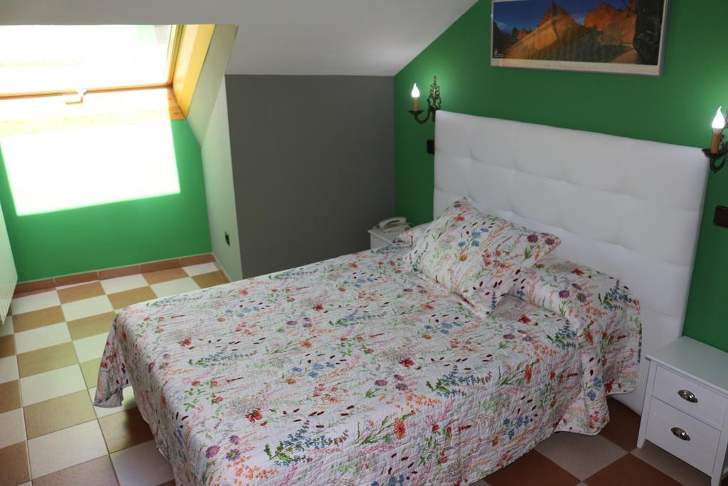 Hostal Don Jaime II Segovia Exterior foto