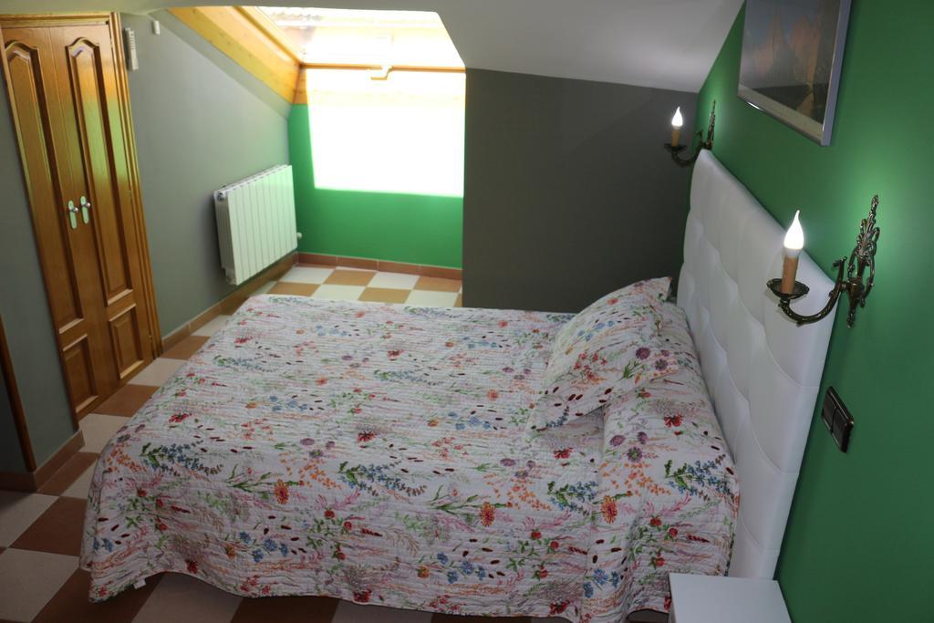 Hostal Don Jaime II Segovia Exterior foto