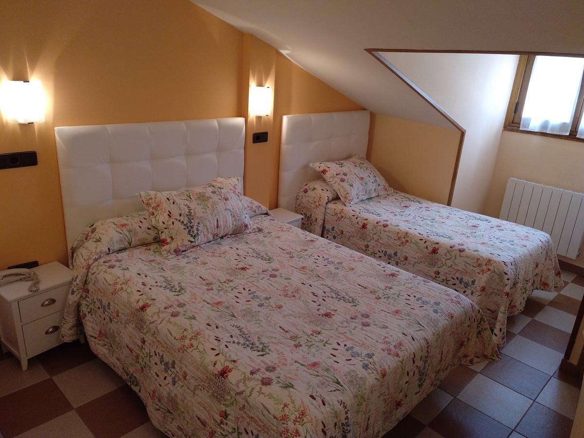 Hostal Don Jaime II Segovia Exterior foto