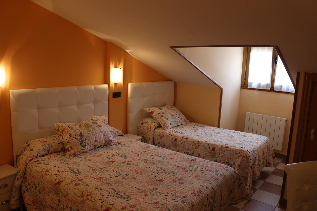 Hostal Don Jaime II Segovia Exterior foto