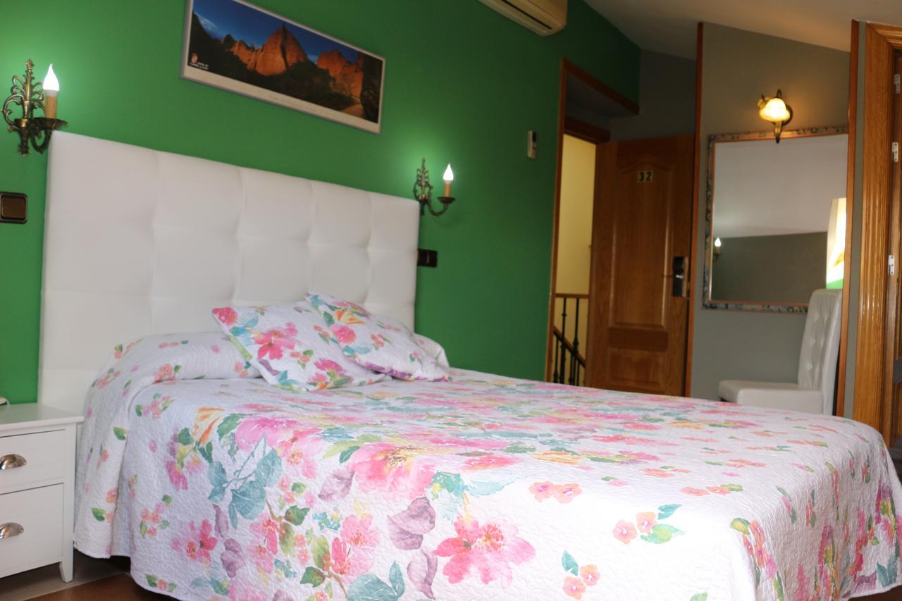 Hostal Don Jaime II Segovia Exterior foto